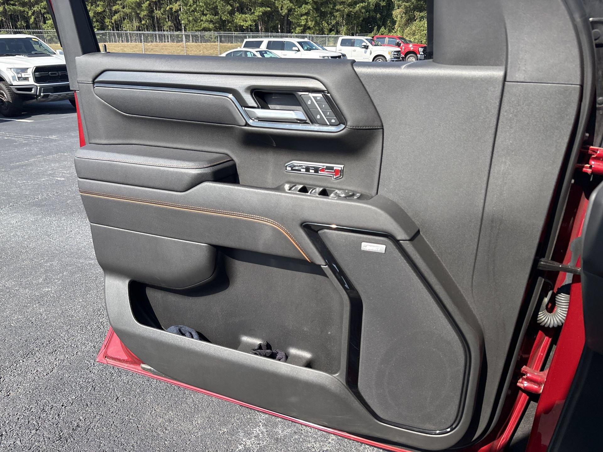Used 2025 GMC Sierra 1500 AT4 w/ AT4 Premium Package AWD/4WD image 12