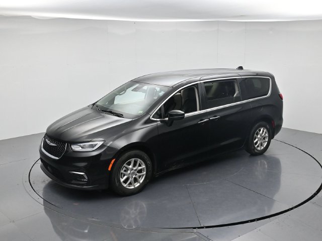Used 2023 Chrysler Pacifica Touring-L FWD image 50