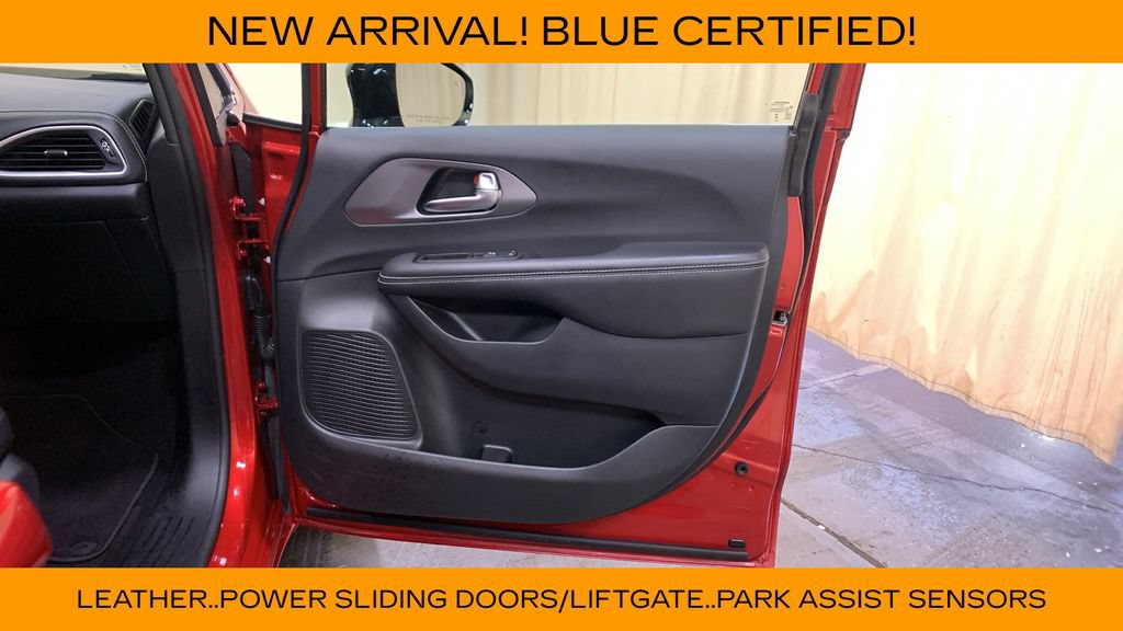 Used 2026 Chrysler Pacifica Select AWD/4WD image 10