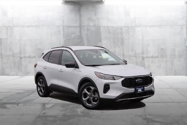 Certified 2025 Ford Escape ST-Line FWD image 2