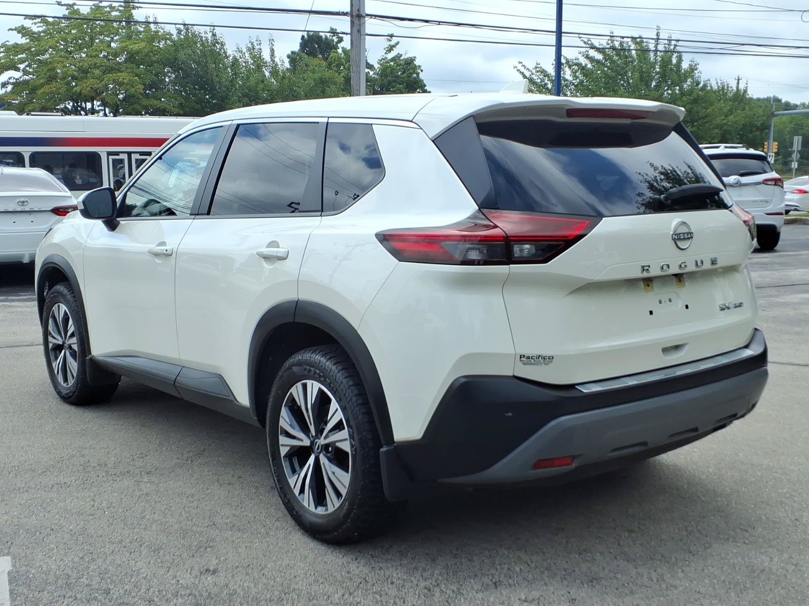 Used 2023 Nissan Rogue SV AWD/4WD image 5