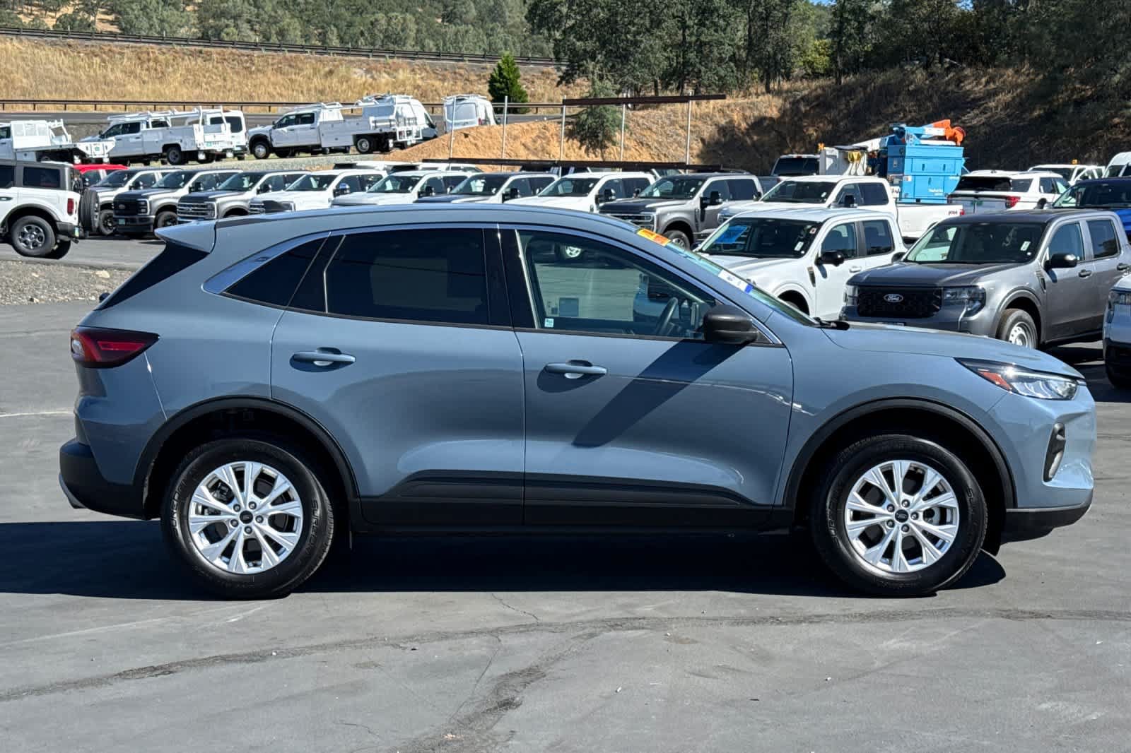 Certified 2024 Ford Escape Active AWD/4WD image 3