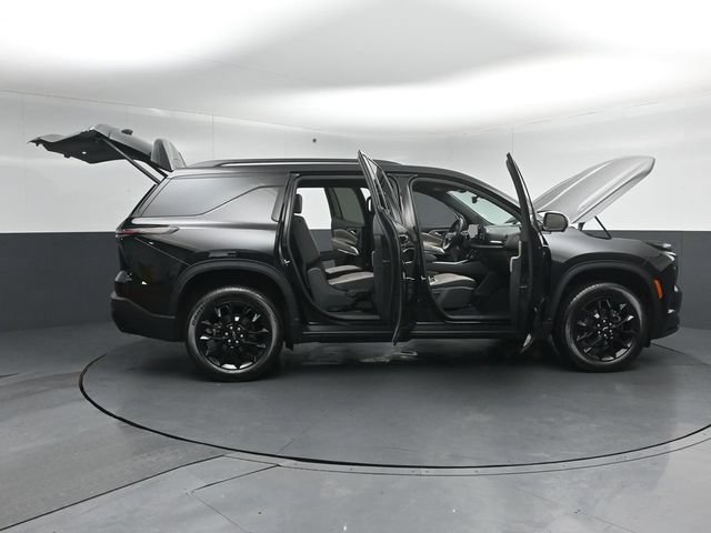 Used 2024 Chevrolet Traverse LT w/ Midnight/Sport Edition AWD/4WD image 58