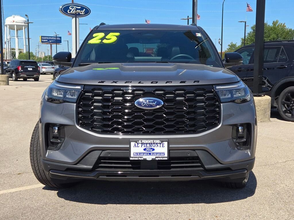 Certified 2025 Ford Explorer ST-Line w/ Premium Package image 6