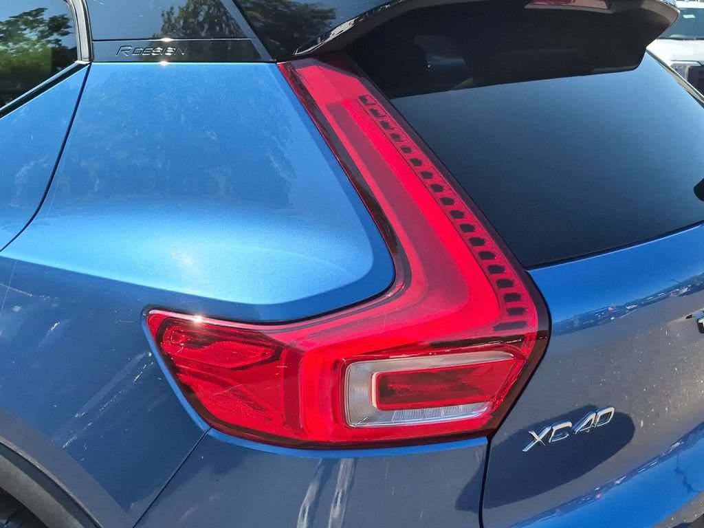 Used 2020 Volvo XC40 T5 R-Design w/ Protection Package Premier AWD/4WD image 8