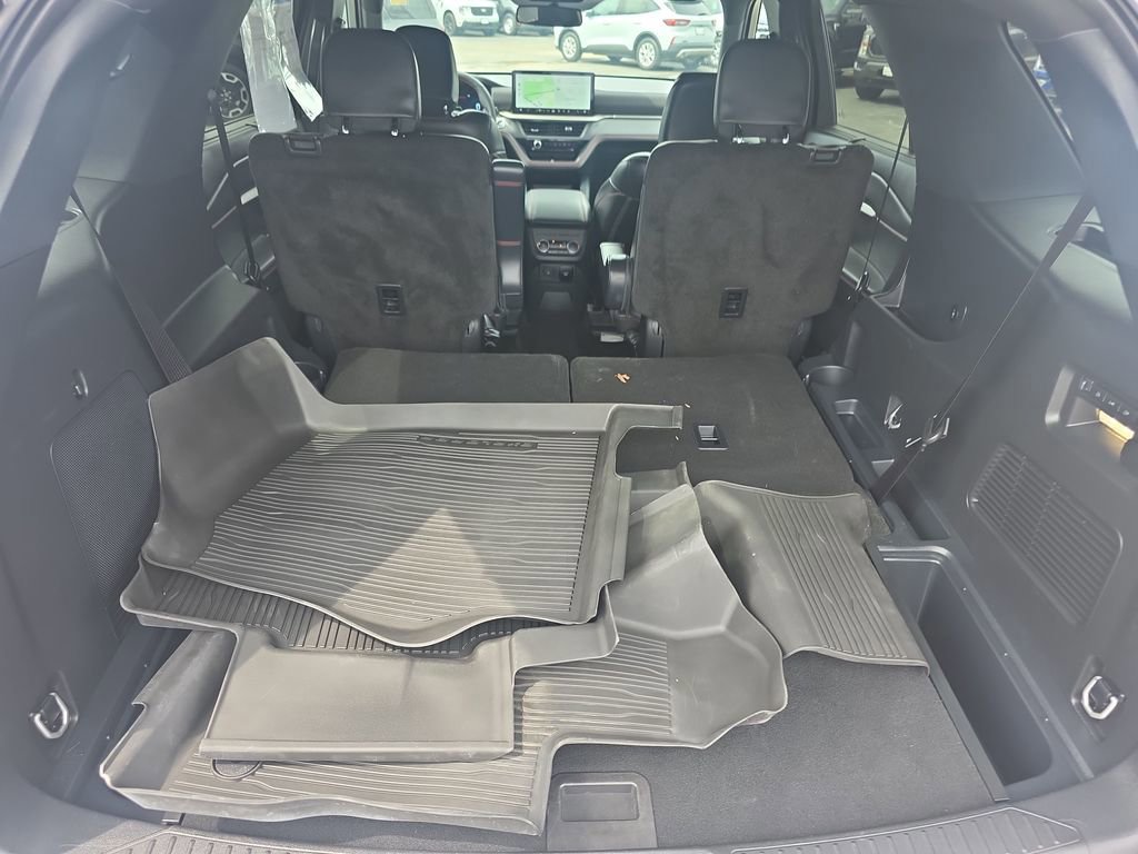 Certified 2025 Ford Explorer ST-Line w/ Premium Package image 12