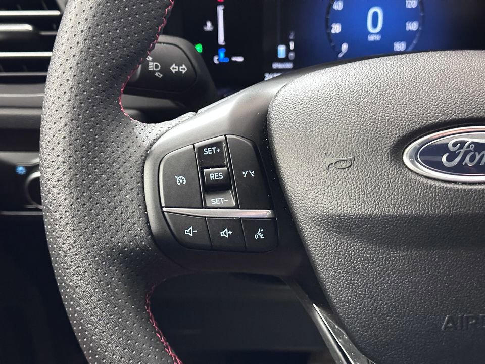 Certified 2025 Ford Escape ST-Line image 31