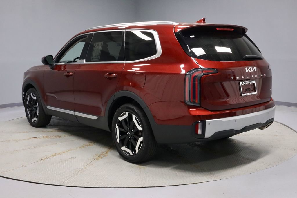 Used 2024 Kia Telluride EX w/ EX Captain's Chair Package AWD/4WD image 10