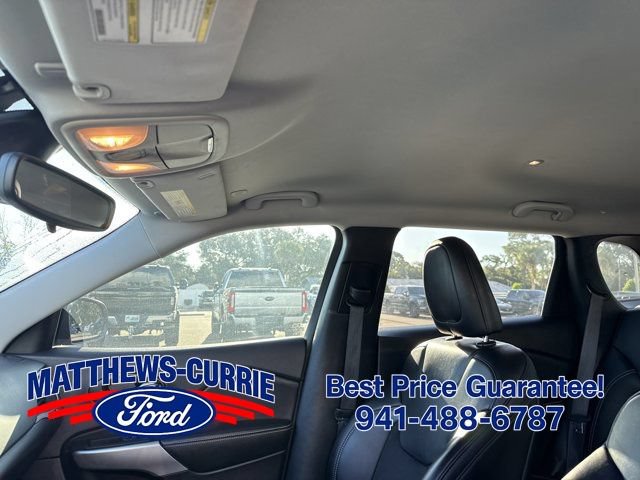 Used 2022 Jeep Cherokee Latitude w/ Trailer Tow Group AWD/4WD image 10