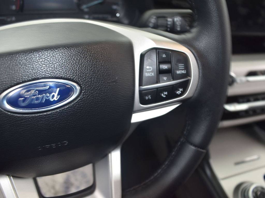 Certified 2024 Ford Explorer XLT w/ Class IV Trailer Tow Package image 16