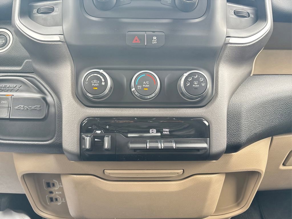 Used 2019 RAM 2500 Big Horn w/ Cold Weather Group AWD/4WD image 31