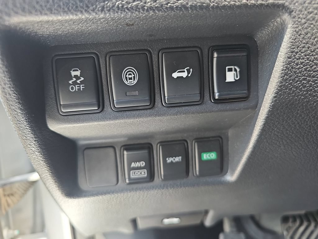Used 2020 Nissan Rogue SV AWD/4WD image 24