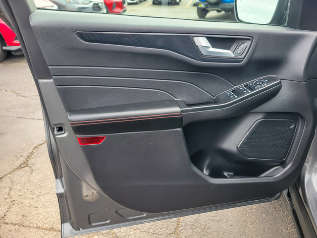 Certified 2025 Ford Escape ST-Line image 19