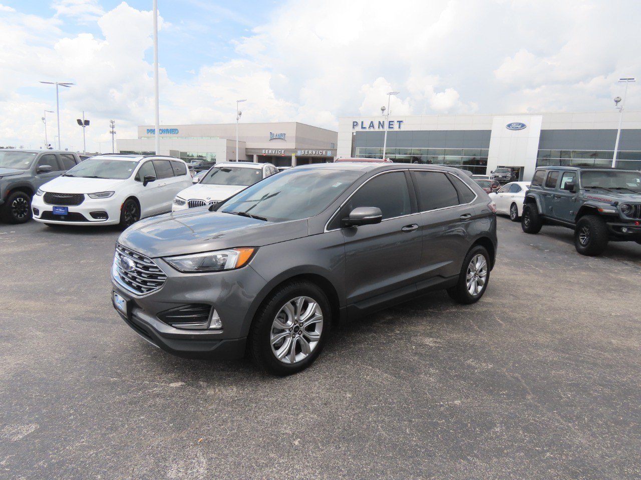 Certified 2023 Ford Edge Titanium AWD/4WD image 2