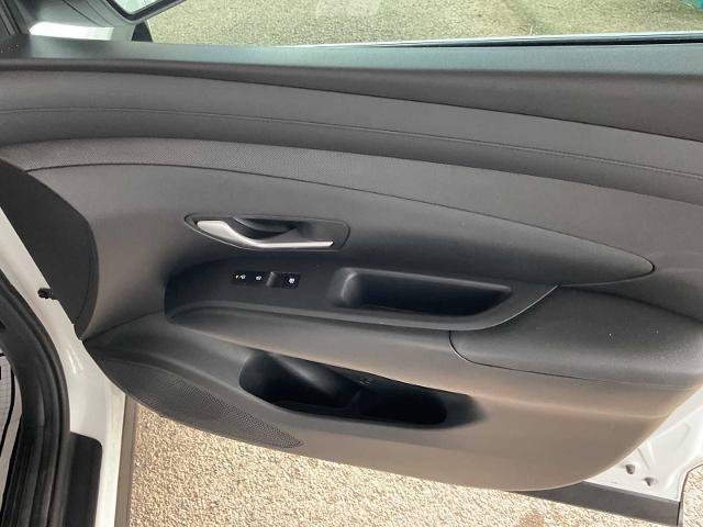 Used 2025 Hyundai Tucson SEL AWD/4WD image 37
