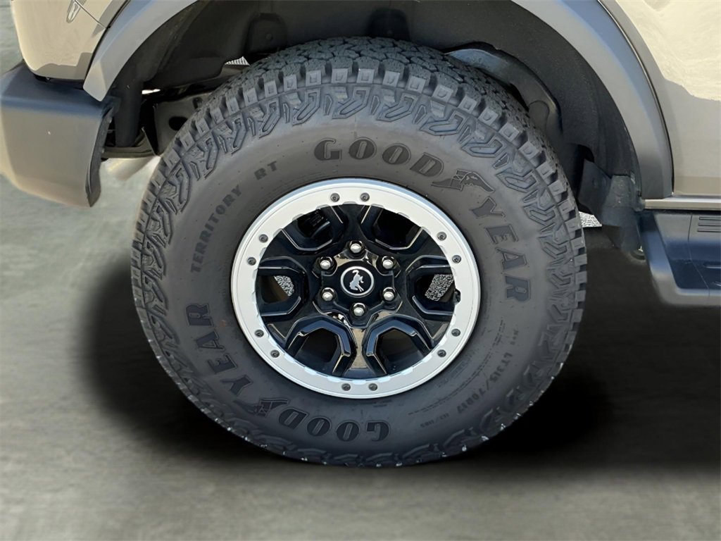 Certified 2025 Ford Bronco Outer Banks w/ Sasquatch Package image 38