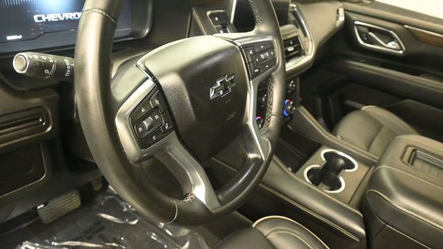 Used 2023 Chevrolet Suburban Premier AWD/4WD image 16