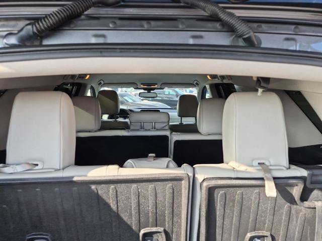 Used 2022 Nissan Pathfinder SL w/ Lighting Package (N92) AWD/4WD image 18