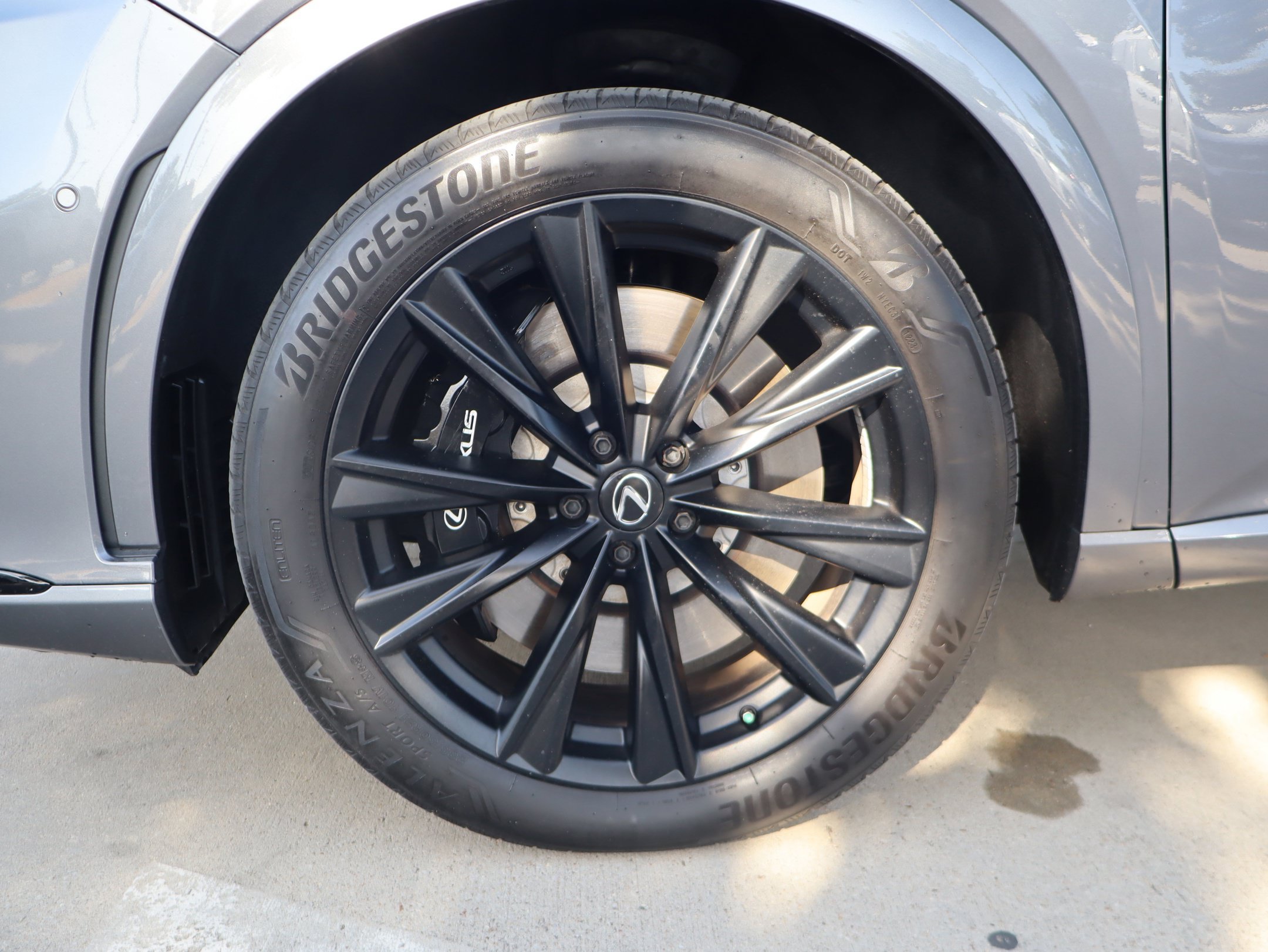 Used 2023 Lexus RX 500h F Sport w/ Cold Area Package AWD/4WD image 12