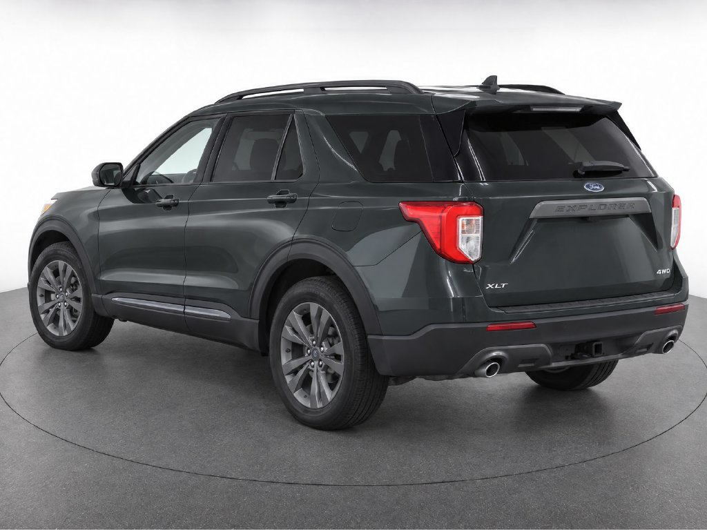 Certified 2022 Ford Explorer XLT w/ Equipment Group 202A AWD/4WD image 8