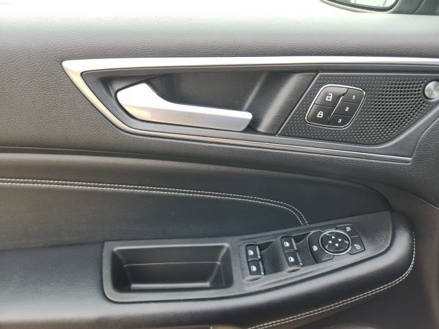 Certified 2022 Ford Edge Titanium AWD/4WD image 10