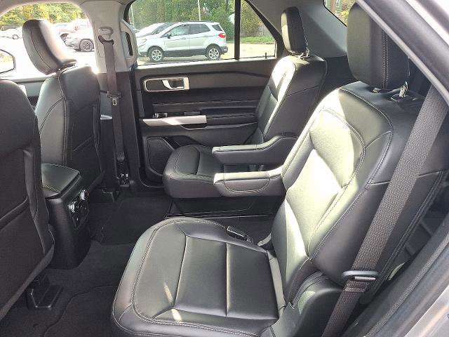 Certified 2022 Ford Explorer XLT w/ Equipment Group 202A image 10