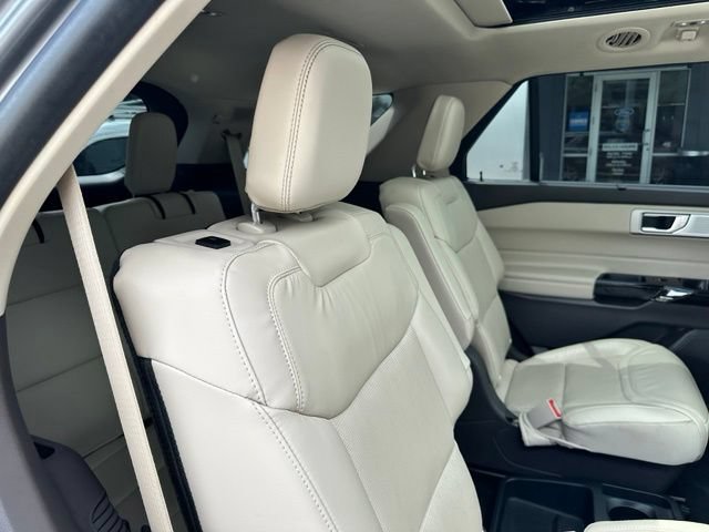 Certified 2021 Ford Explorer Platinum w/ Equipment Group 601A AWD/4WD image 45