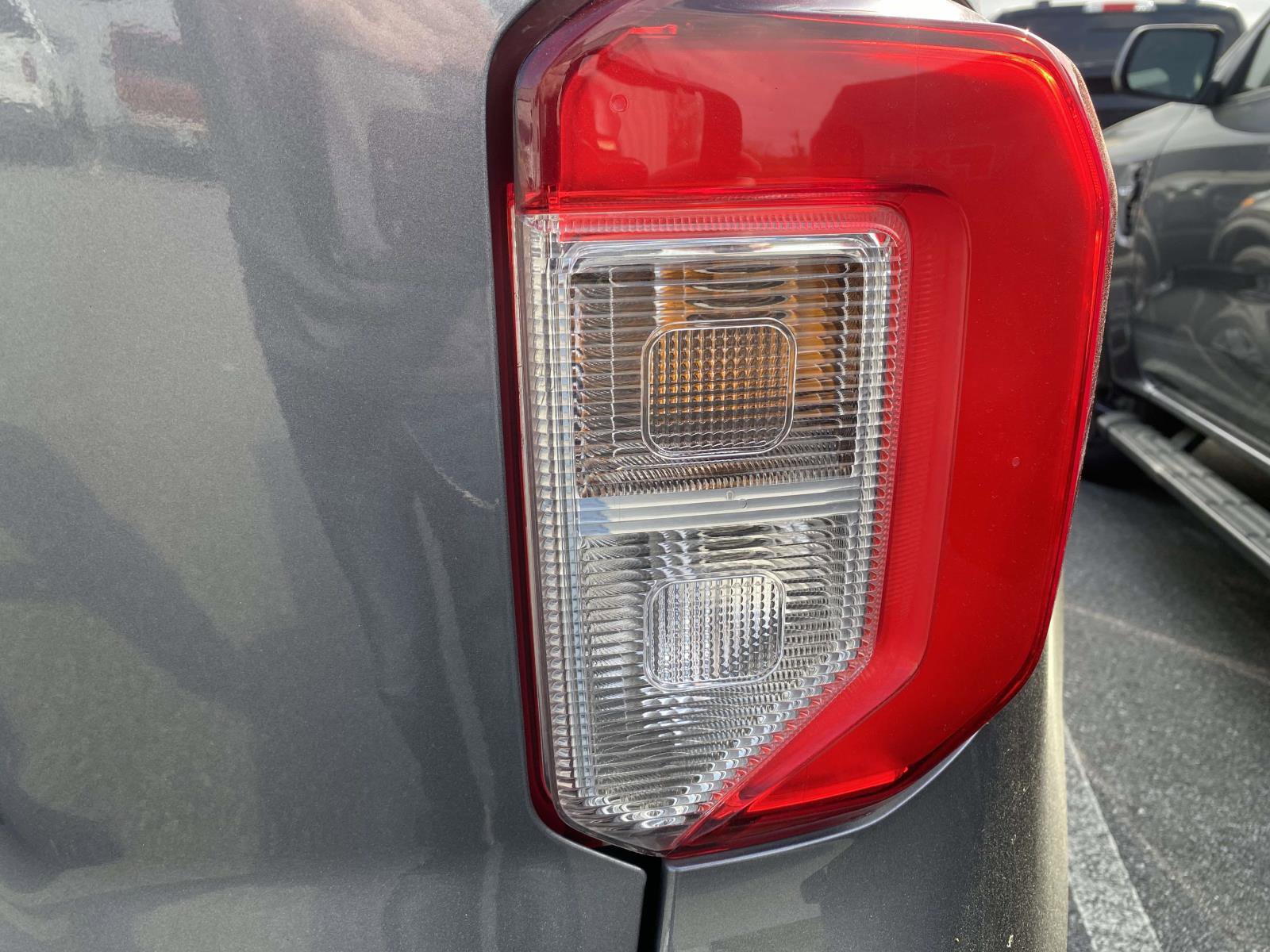 Certified 2021 Ford Explorer XLT RWD image 8