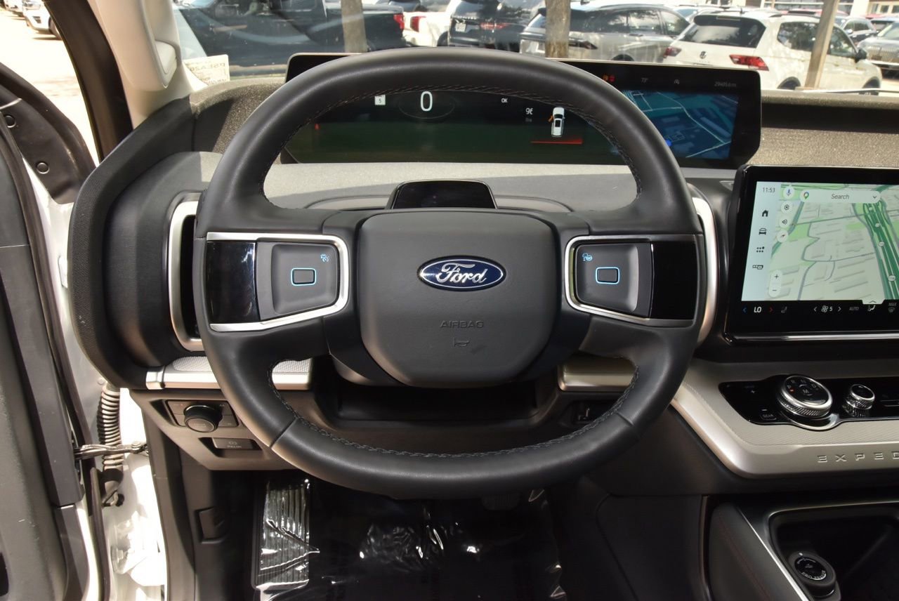 Certified 2025 Ford Expedition Active AWD/4WD image 23