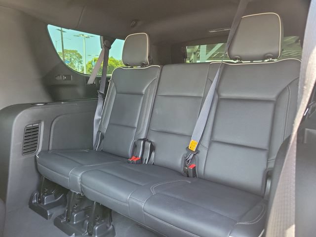 Used 2024 Chevrolet Suburban Premier w/ Premium Package 2 AWD/4WD image 12