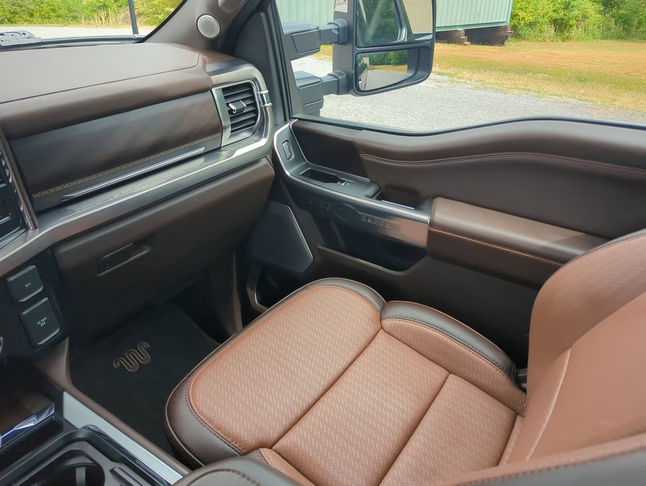 Certified 2024 Ford F250 King Ranch w/ Chrome Package AWD/4WD image 15