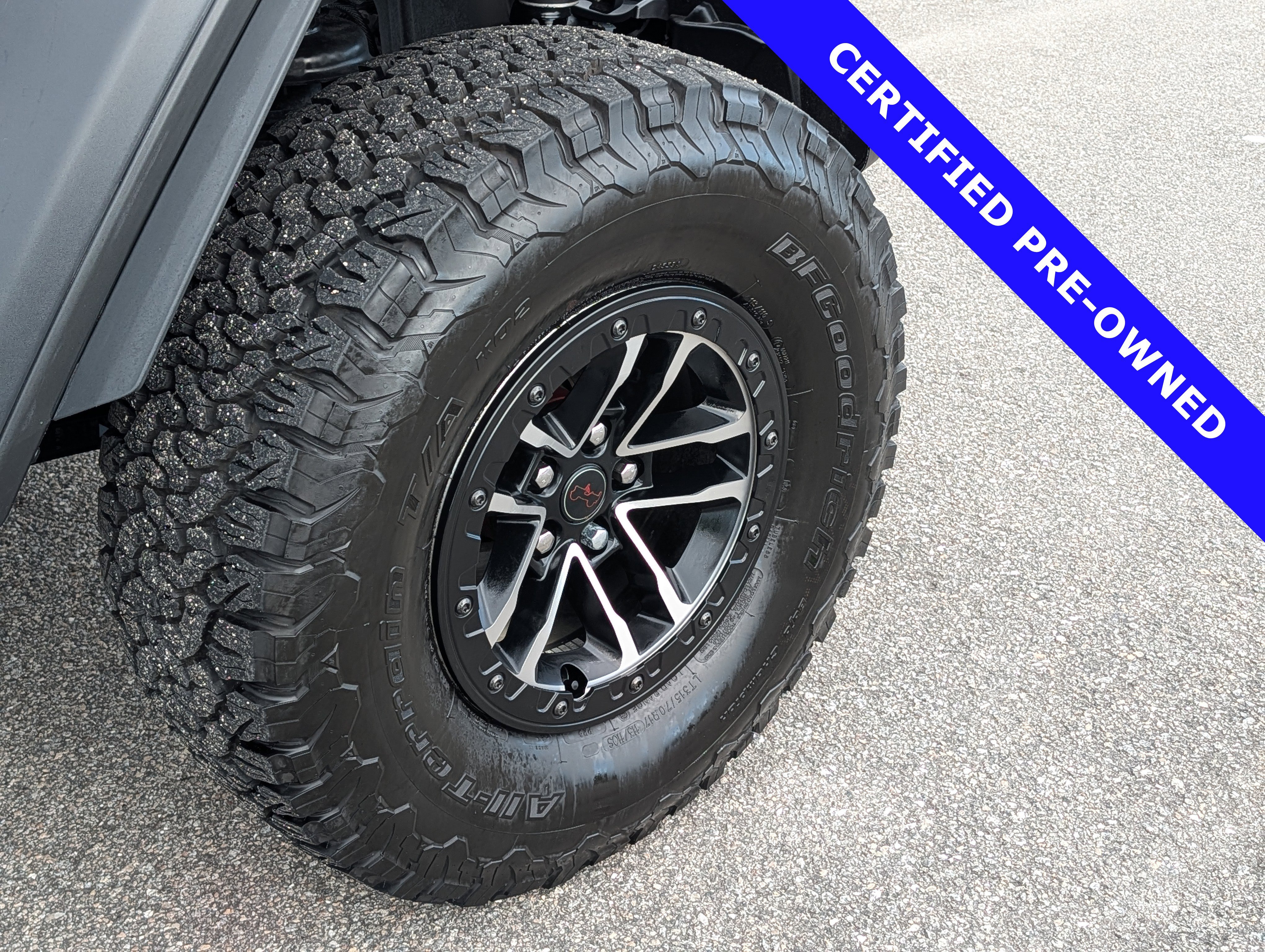 Used 2024 Jeep Wrangler Unlimited Rubicon w/ XTREMEE 35" Tire Package AWD/4WD image 12