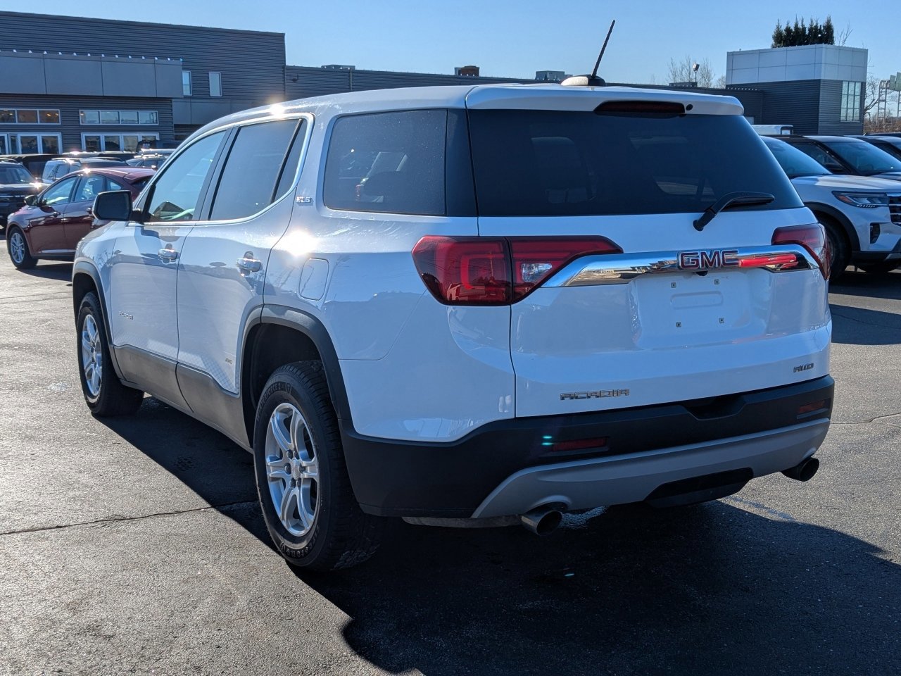 Used 2019 GMC Acadia SLE image 6