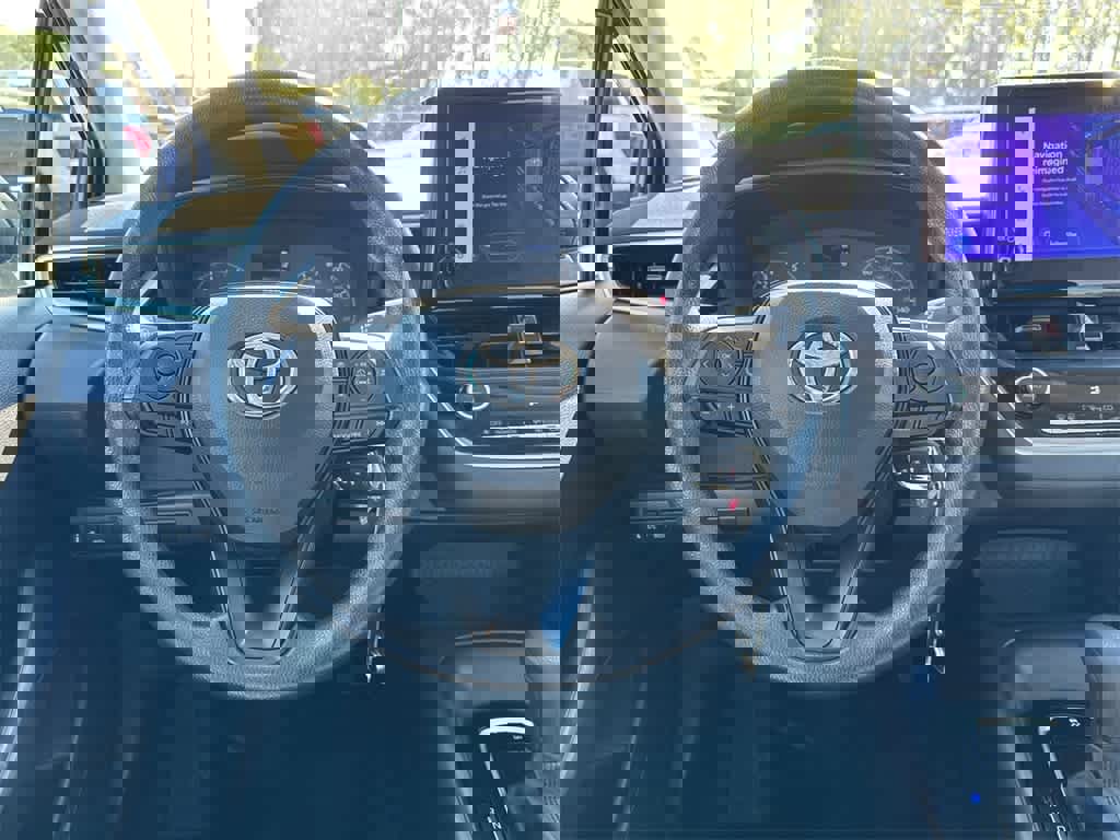 Used 2024 Toyota Corolla LE image 20