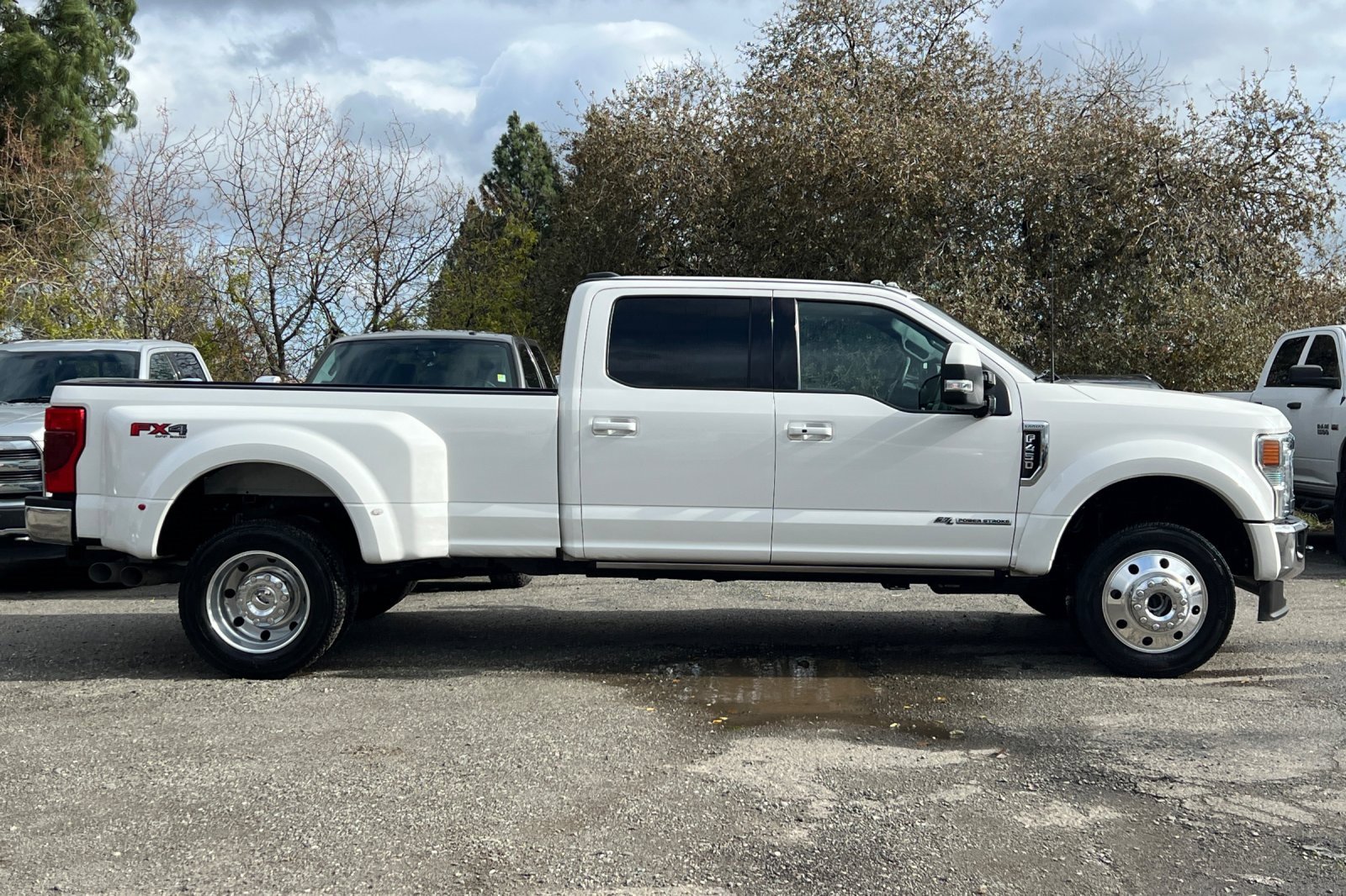 Certified 2022 Ford F450 Lariat w/ Lariat Ultimate Package image 3