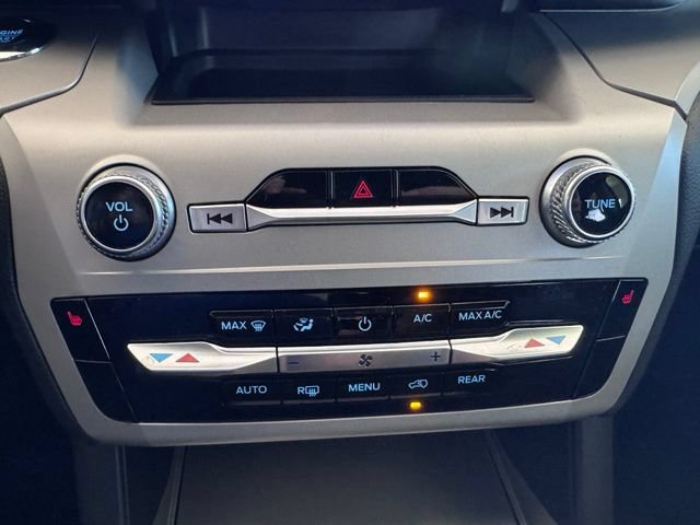 Certified 2024 Ford Explorer XLT RWD image 21