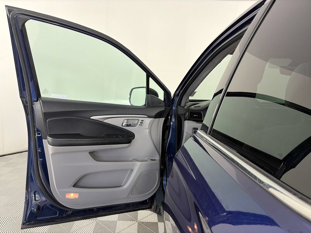 Used 2022 Honda Ridgeline RTL-E image 10