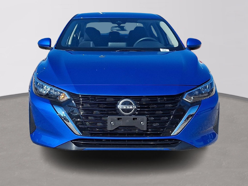 Used 2025 Nissan Sentra SV FWD image 2