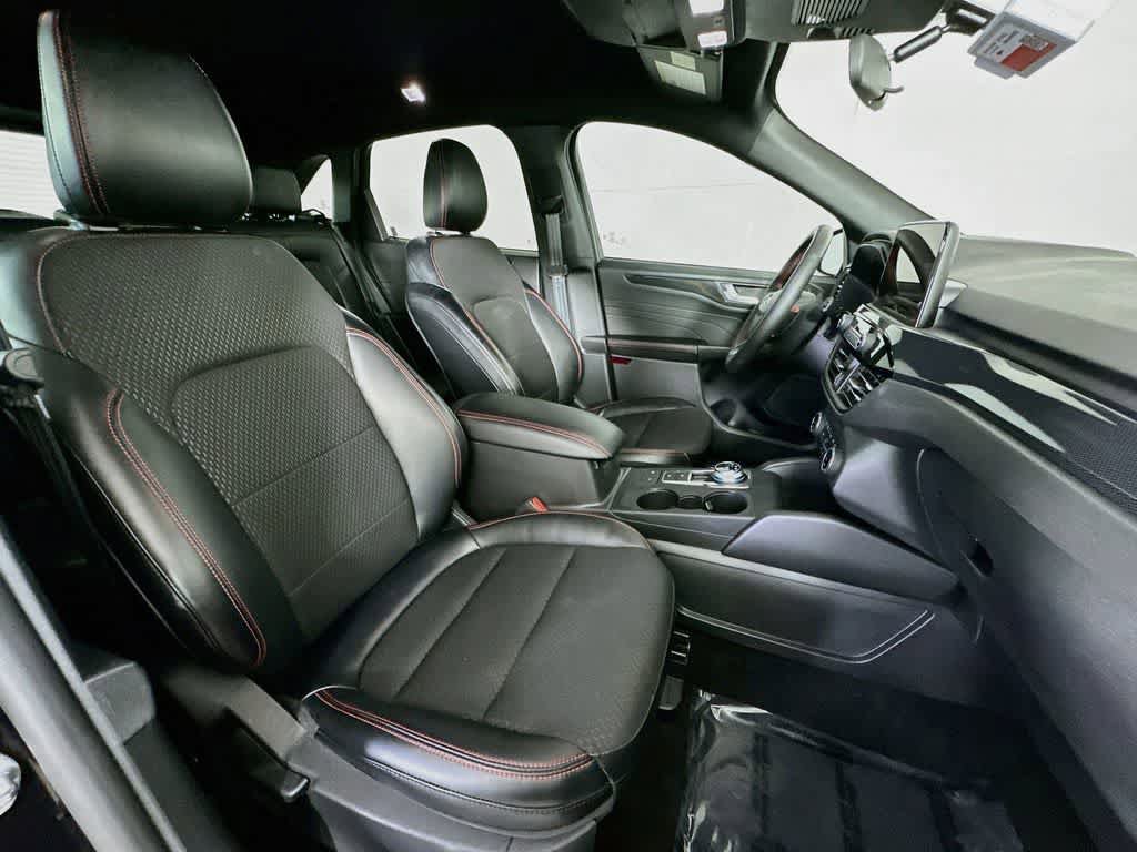 Certified 2025 Ford Escape ST-Line FWD image 14