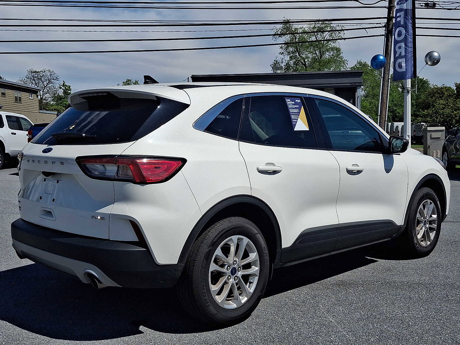 Certified 2022 Ford Escape SE w/ Cold Weather Package AWD/4WD image 6