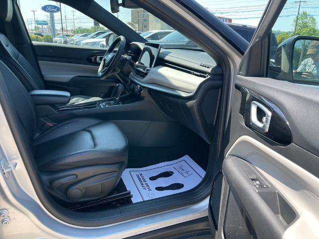 Used 2025 Jeep Compass Limited AWD/4WD image 16