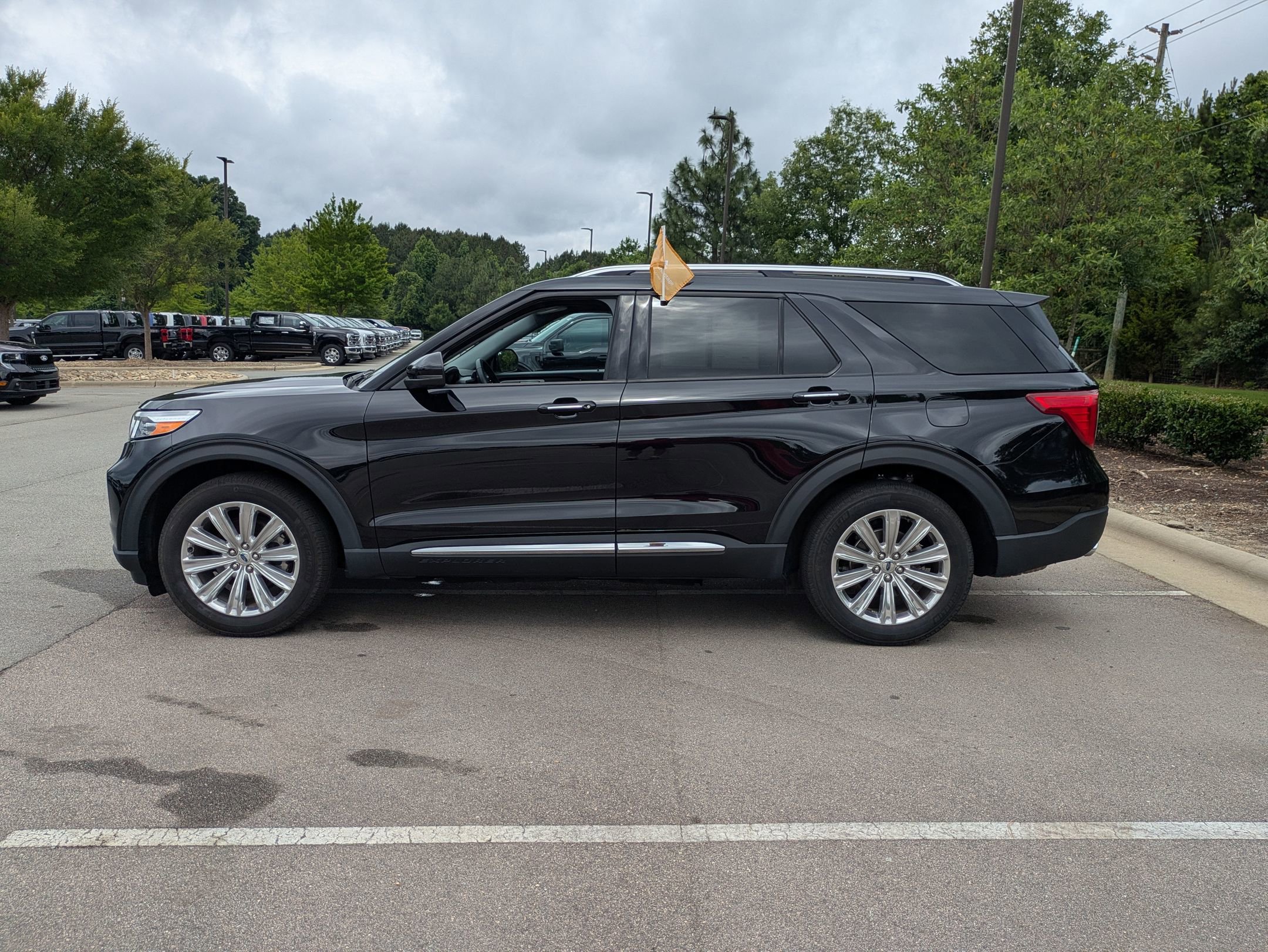 Certified 2023 Ford Explorer Limited w/ Equipment Group 301A AWD/4WD image 7