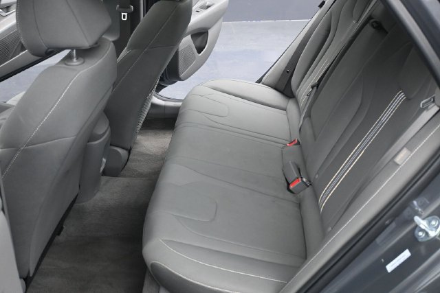 Used 2025 Hyundai Elantra SEL FWD image 5