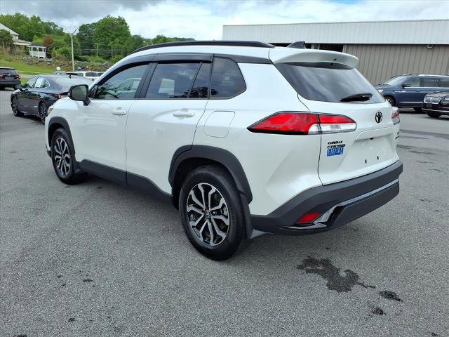 Used 2025 Toyota Corolla Cross AWD Hybrid w/ Moonroof Package image 2