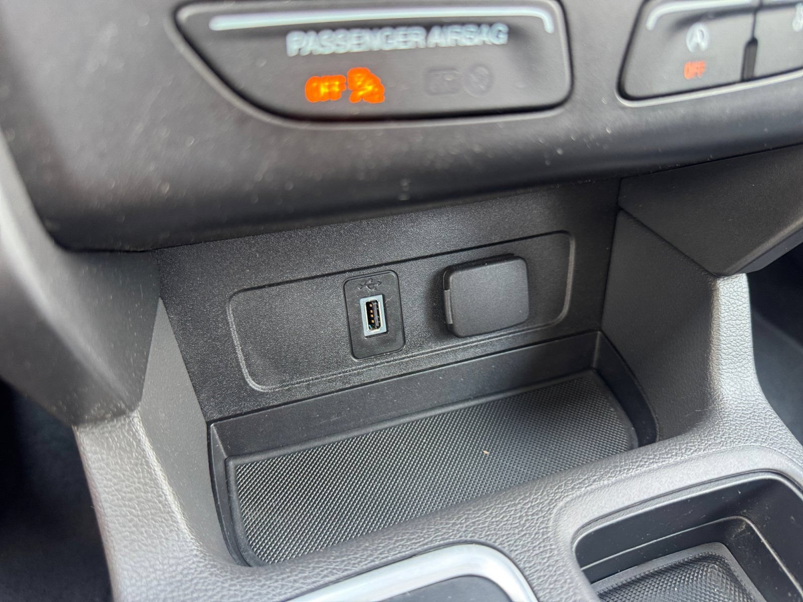 Certified 2018 Ford Escape SE FWD image 20