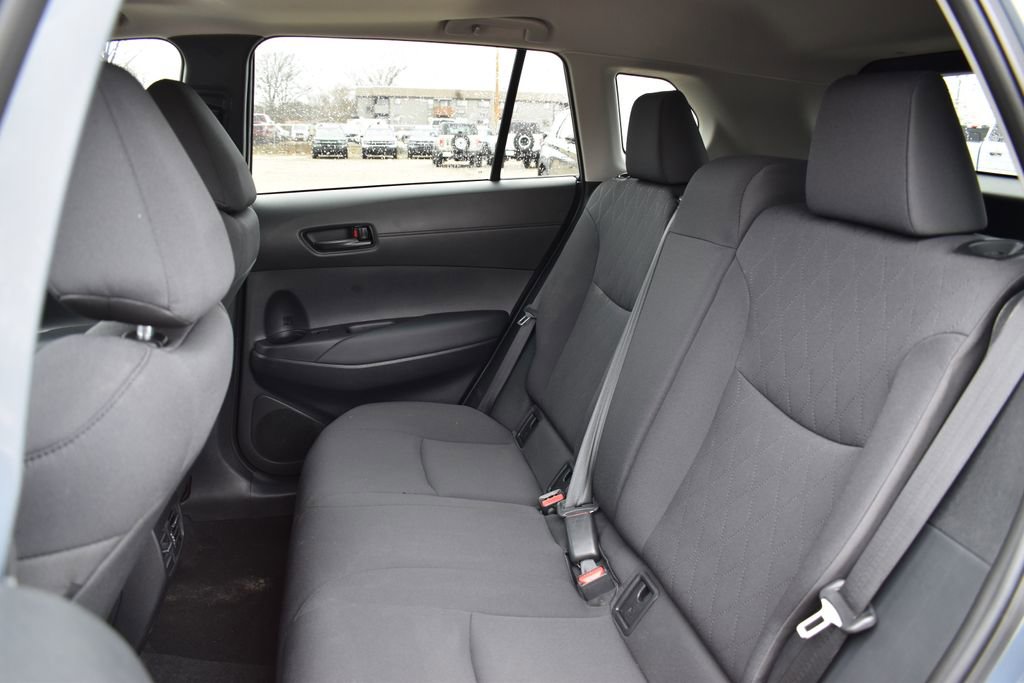 Used 2024 Toyota Corolla Cross LE w/ Moonroof Package image 8