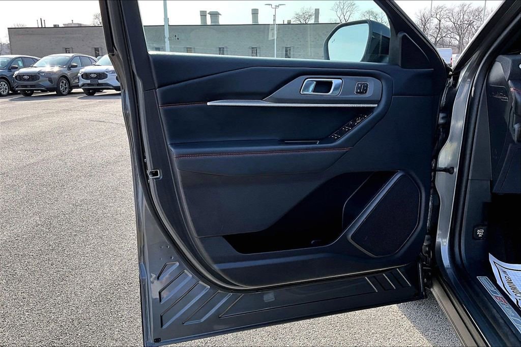 Certified 2025 Ford Explorer ST-Line w/ Premium Package image 22