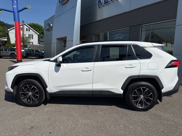 Used 2021 Toyota RAV4 LE AWD/4WD image 9