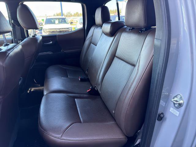 Used 2020 Toyota Tacoma Limited AWD/4WD image 36