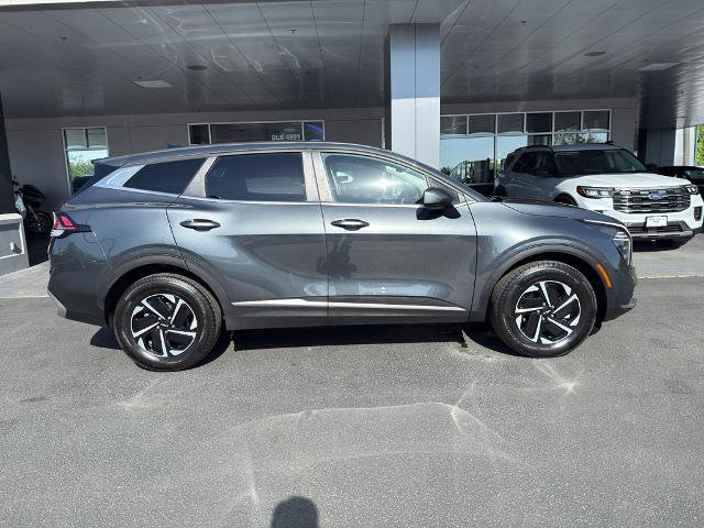 Used 2024 Kia Sportage LX AWD/4WD image 3